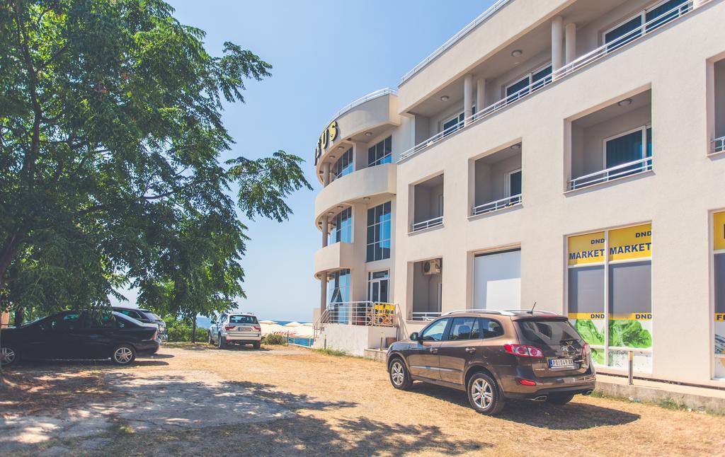 Apartments Deus Dobra Voda Eksteriør billede